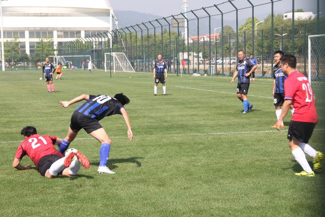 孙铭徽16+10广厦负吉林 贺希宁15分深圳胜北控